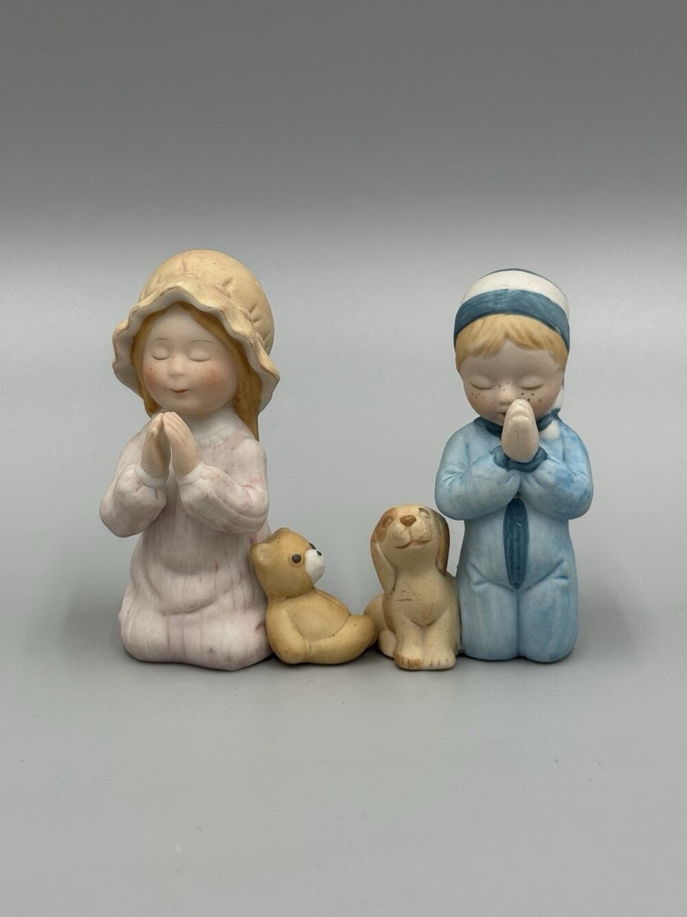 Vtg Holly Hobbie Praying Boy & Girl in Pajamas Mini 2.75” Ceramic Figurines